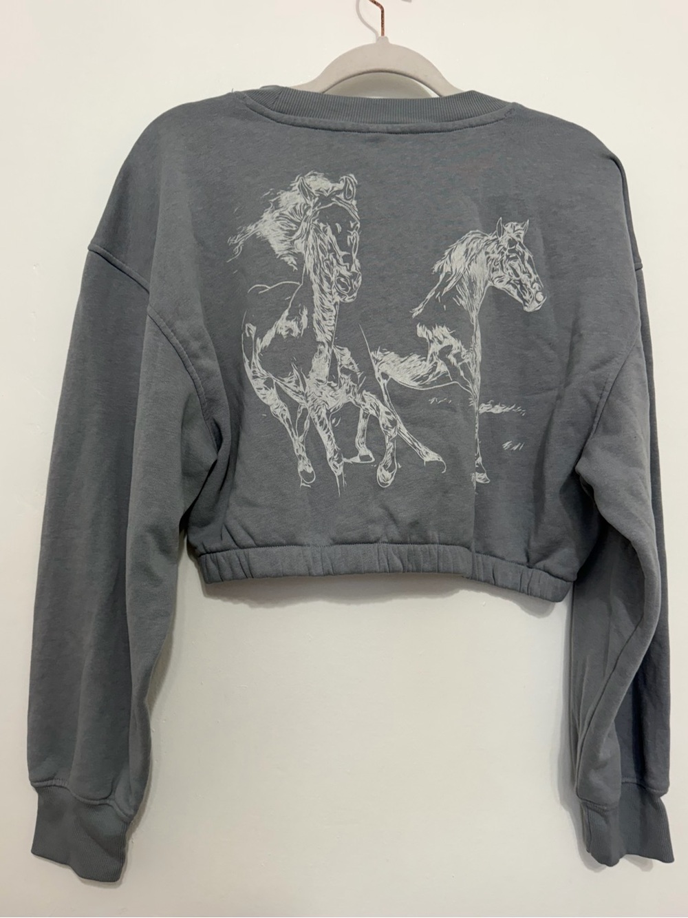 NWOT DIVIDED Cropped Gray WILD WEST Horses Graphic Sweatshirt - Women